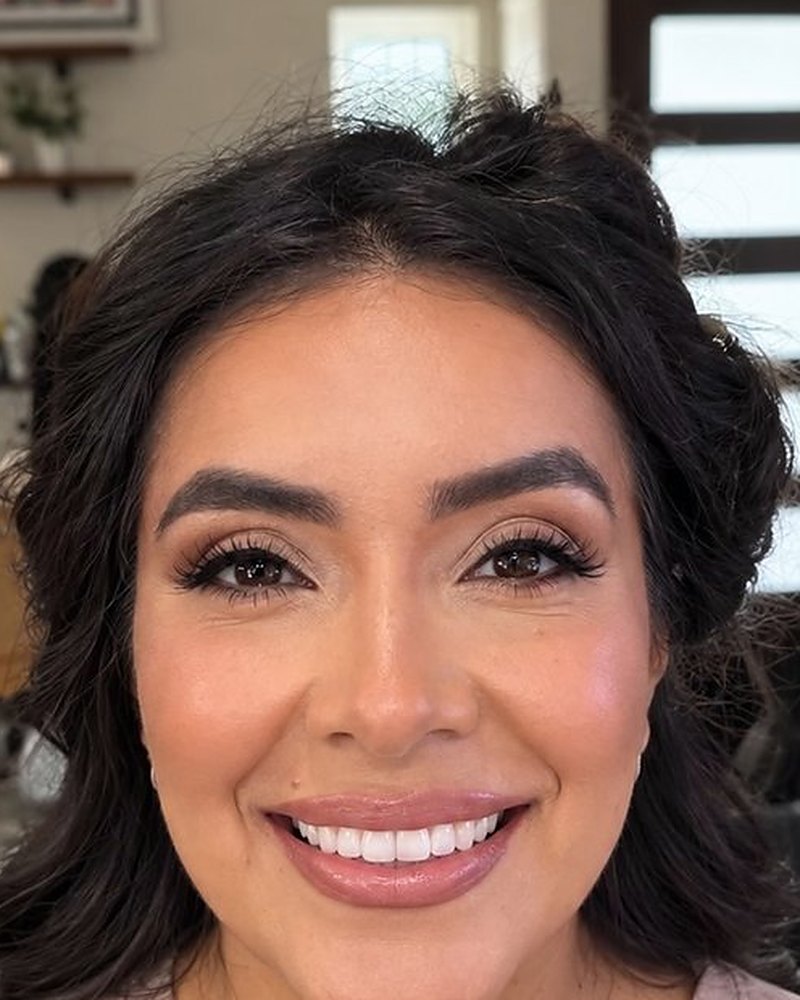 Natural radiant makeup by Thalia Castillo